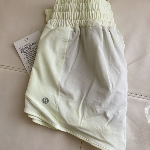 Lululemon Hotty Hot High-Rise Short 2.5” SIZE 4 ELIXIR PALE YELLOW RARE 2.5" NWT - Picture 4 of 7